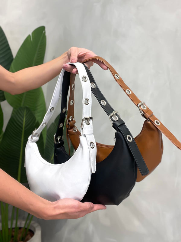 Bolsa Meia Lua com Ilhós